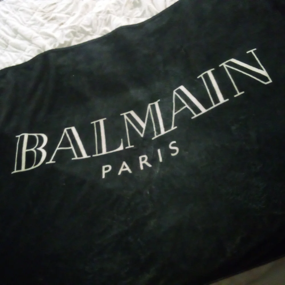 Luxury logo blanket